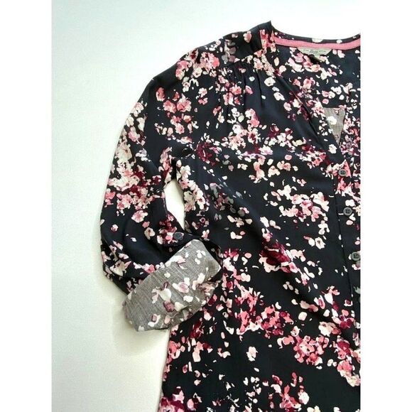 Womens BASS Split Neck Roll Tab Black Pink Floral Rayon Top Small - Picture 8 of 8